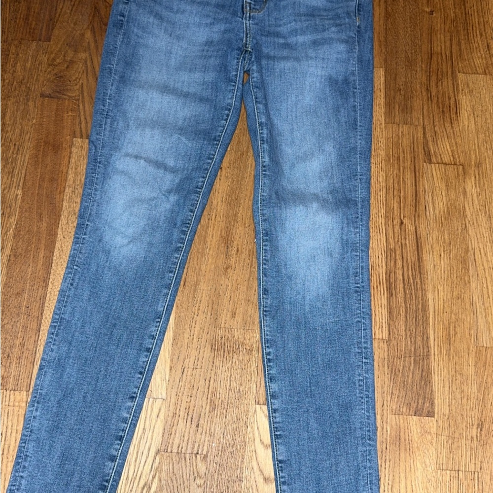 American Eagle Outfitters Light Blue Skinny Jeans